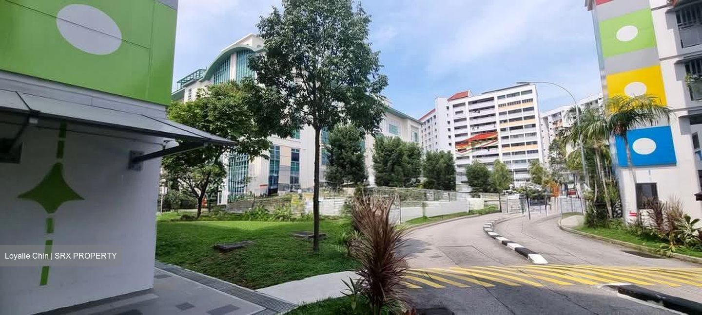 Tampines Street 44 (D18), Shop House #578504821